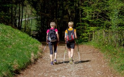 Jak przygotować stopy na długie wędrówki i nordic walking?