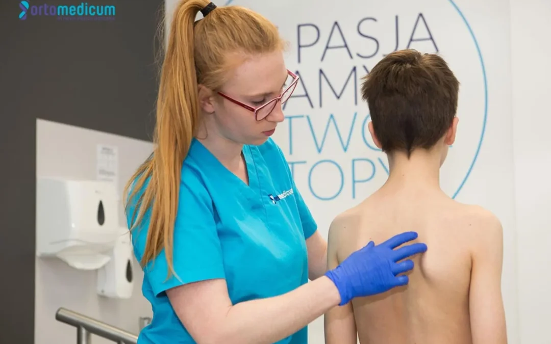 Wystające łopatki u dziecka – czy to powód do niepokoju?