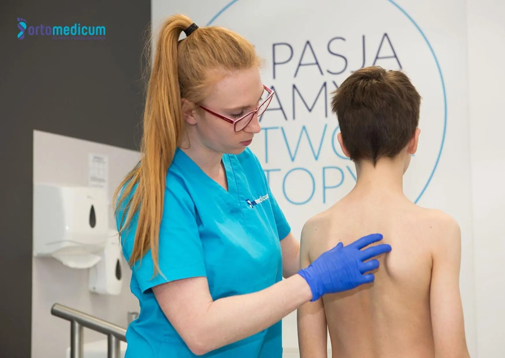 Wystające łopatki u dziecka, diagnostyka wad postawy w Ortomedicum Wrocław